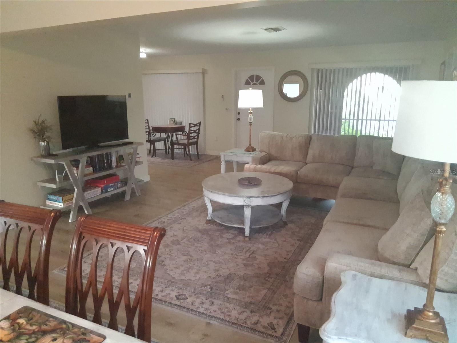 441 RUBENS DR E — photo 31
