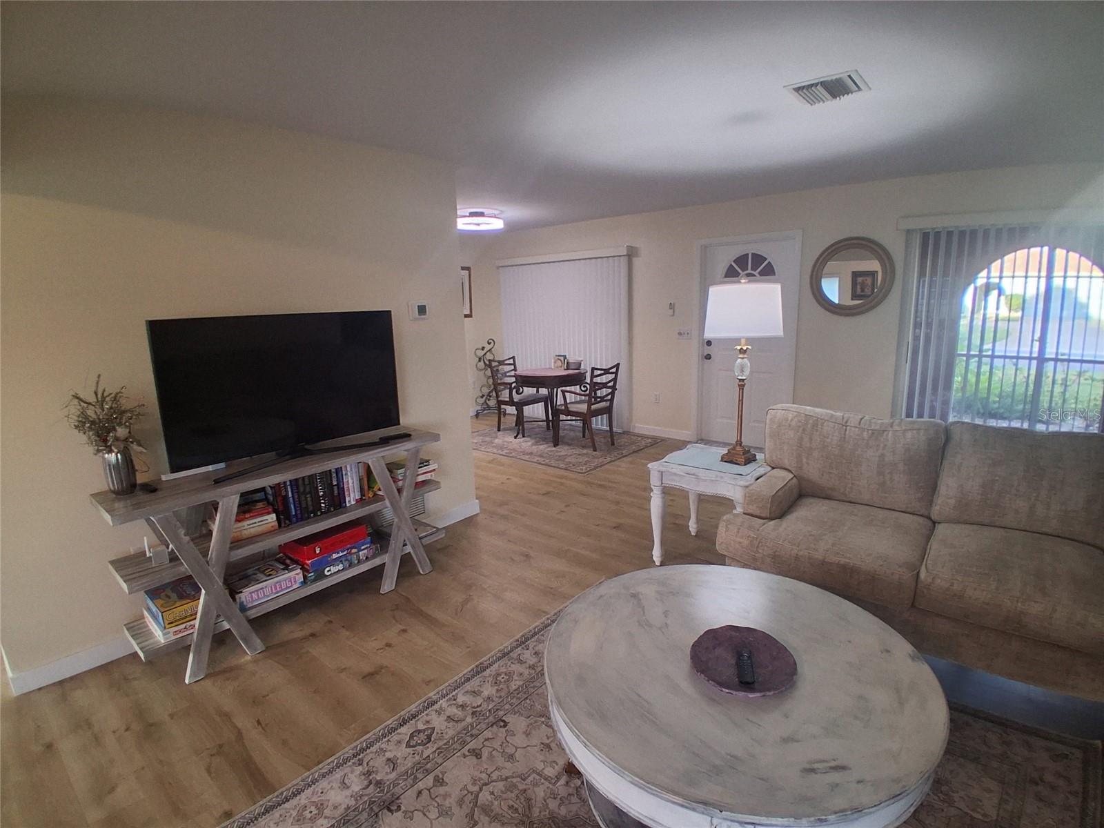 441 RUBENS DR E — photo 33