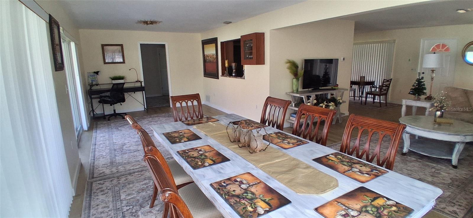 441 RUBENS DR E — photo 9