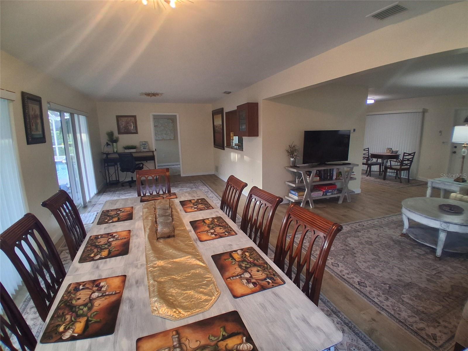 441 RUBENS DR E — photo 30