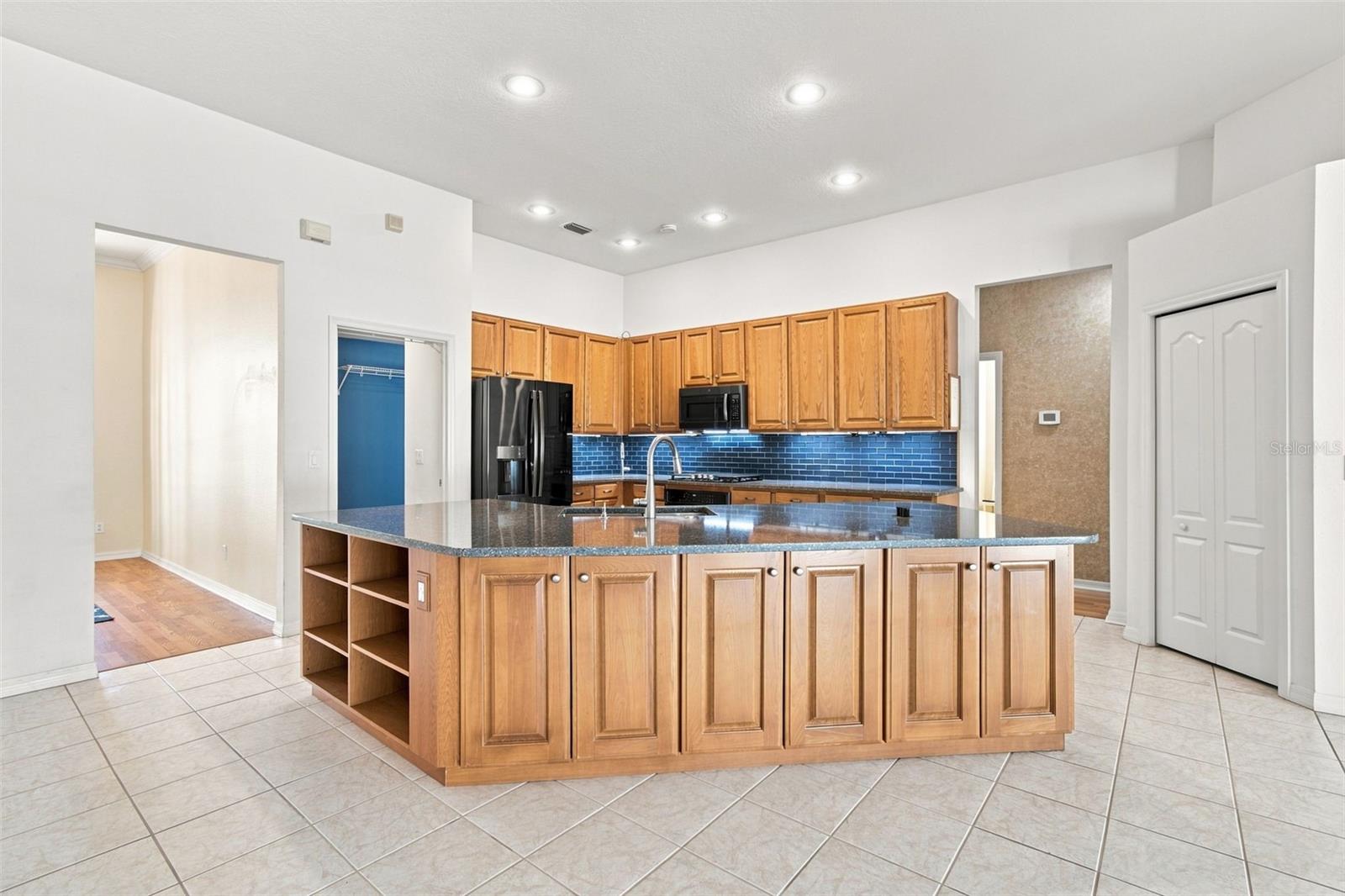 928 OAKVIEW RD — photo 9