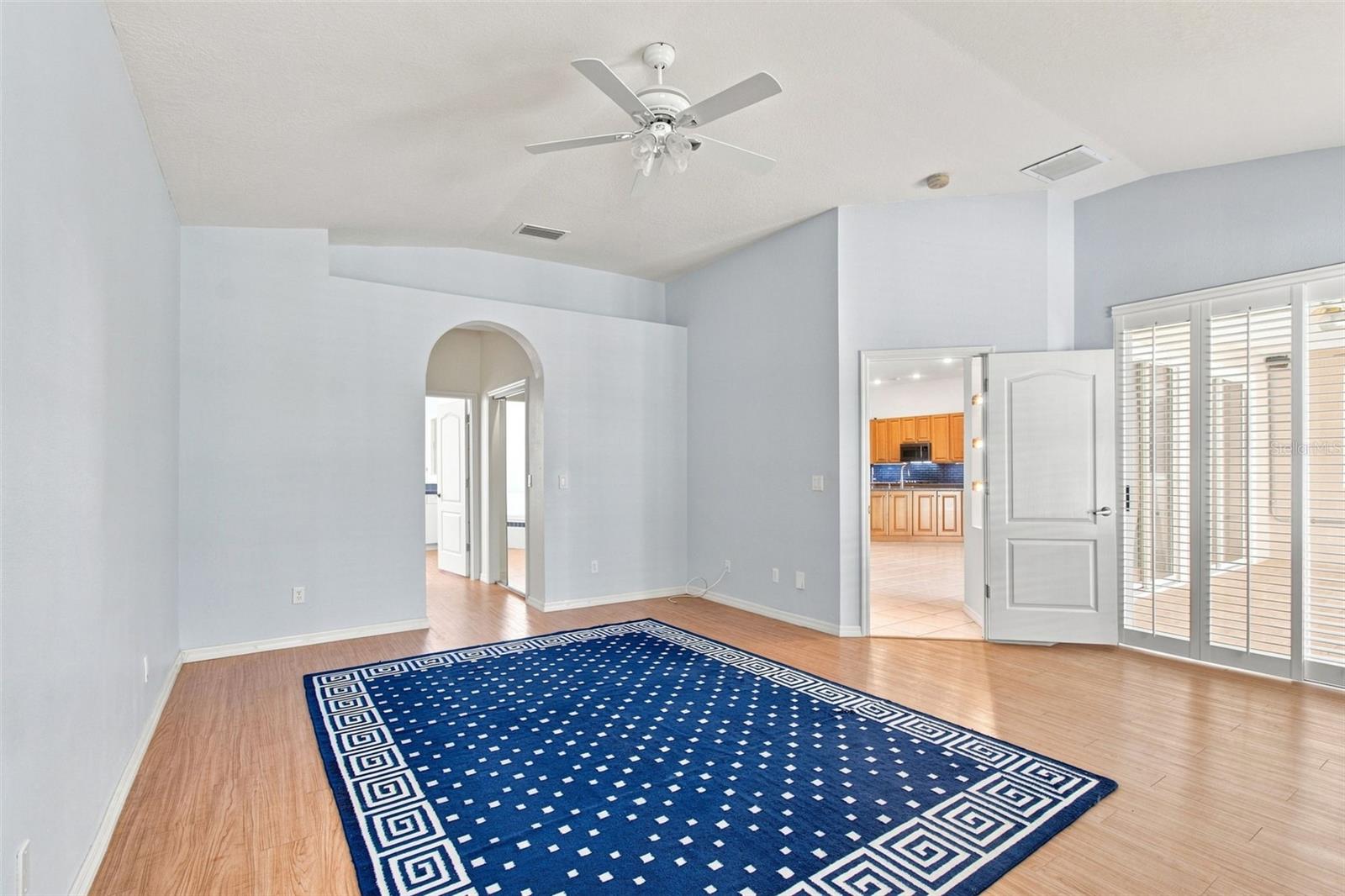 928 OAKVIEW RD — photo 16