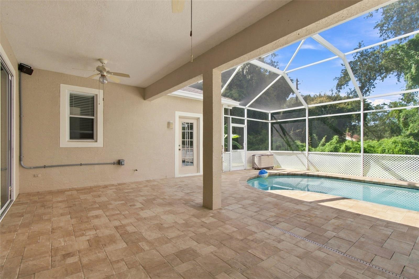 928 OAKVIEW RD — photo 34