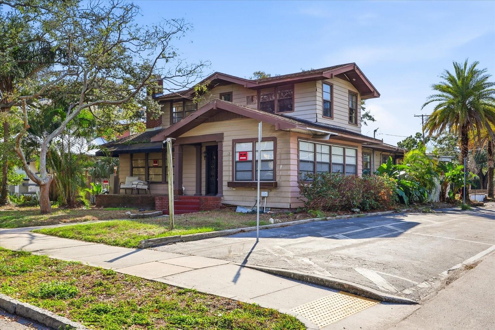 1504 S HOWARD AVE — photo 9