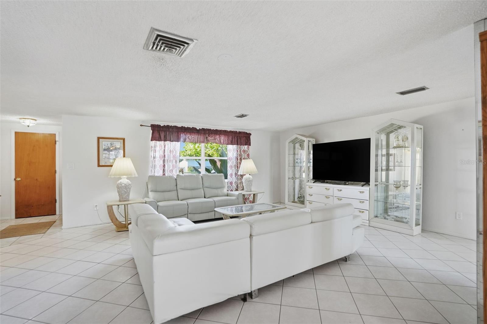 13630 GARRIS DR — photo 9