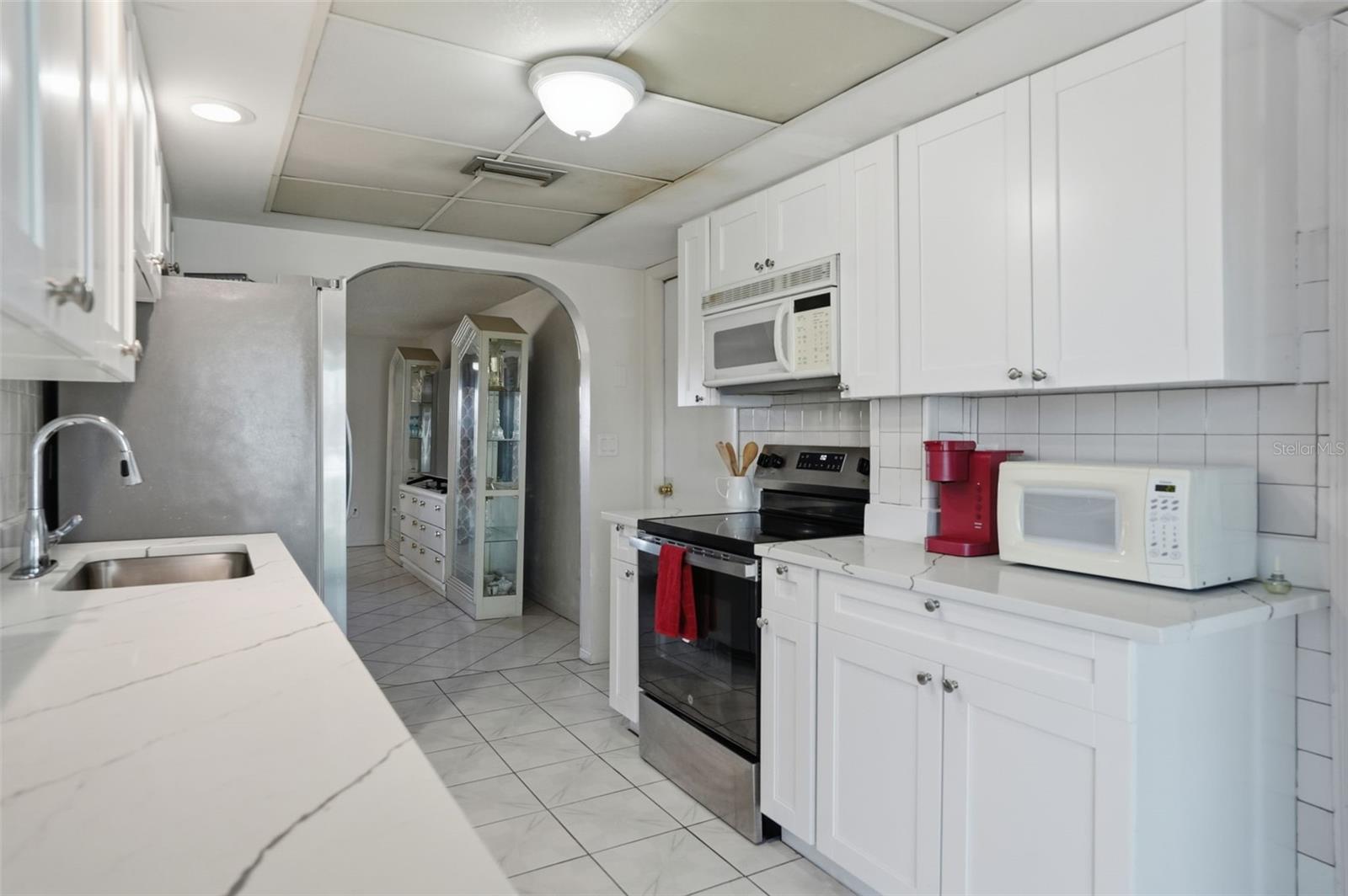 13630 GARRIS DR — photo 13