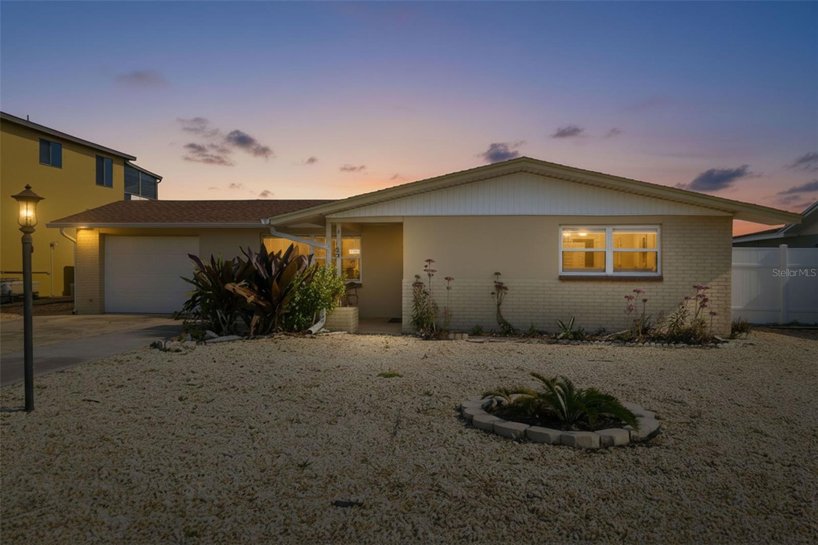 13630 GARRIS DR — photo 48
