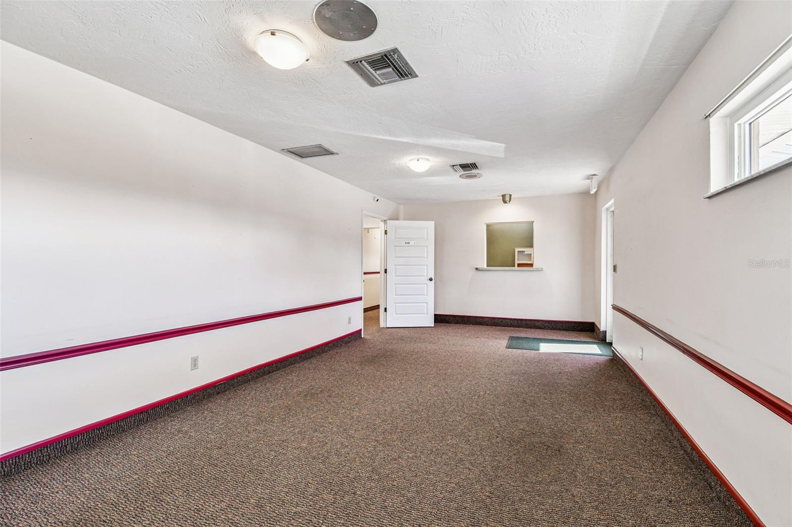 321 S LINCOLN AVE — photo 16