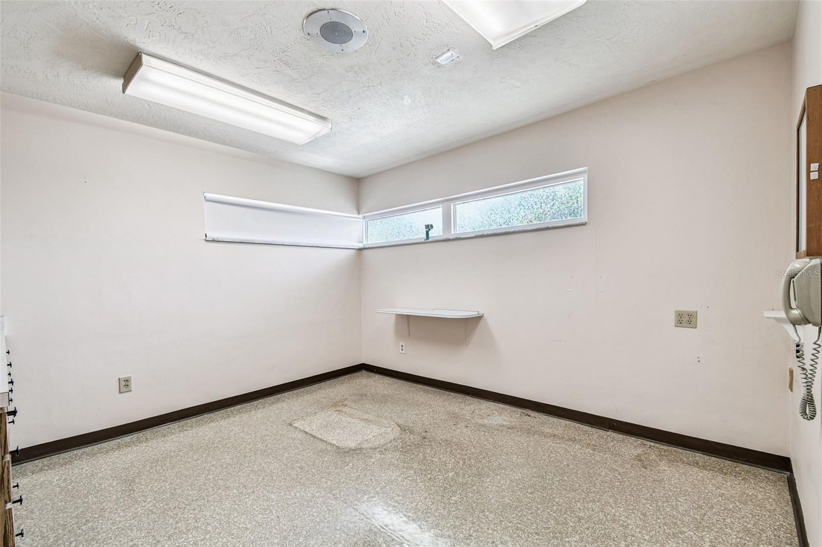 321 S LINCOLN AVE — photo 29