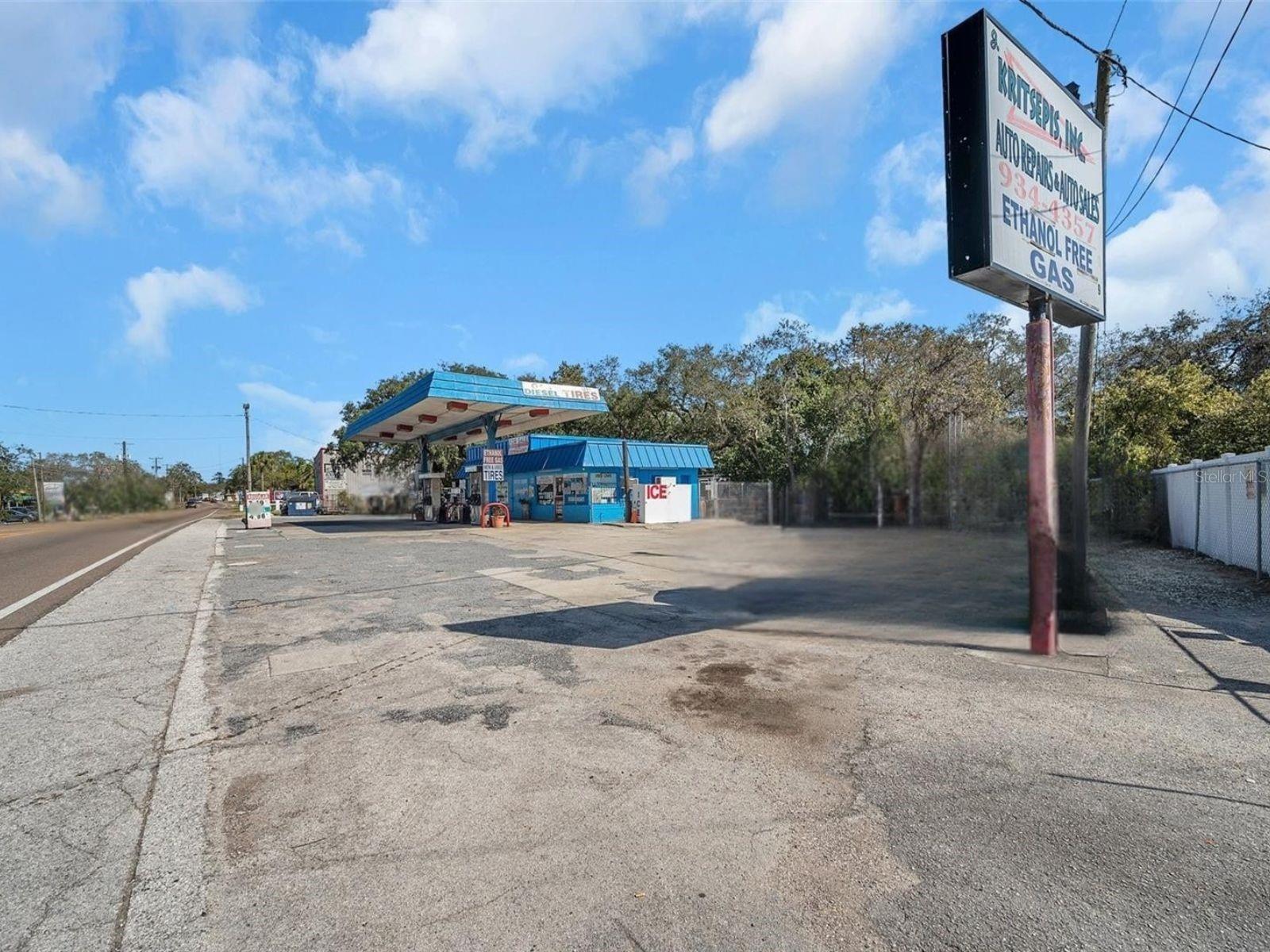 1941 S PINELLAS AVE — photo 8