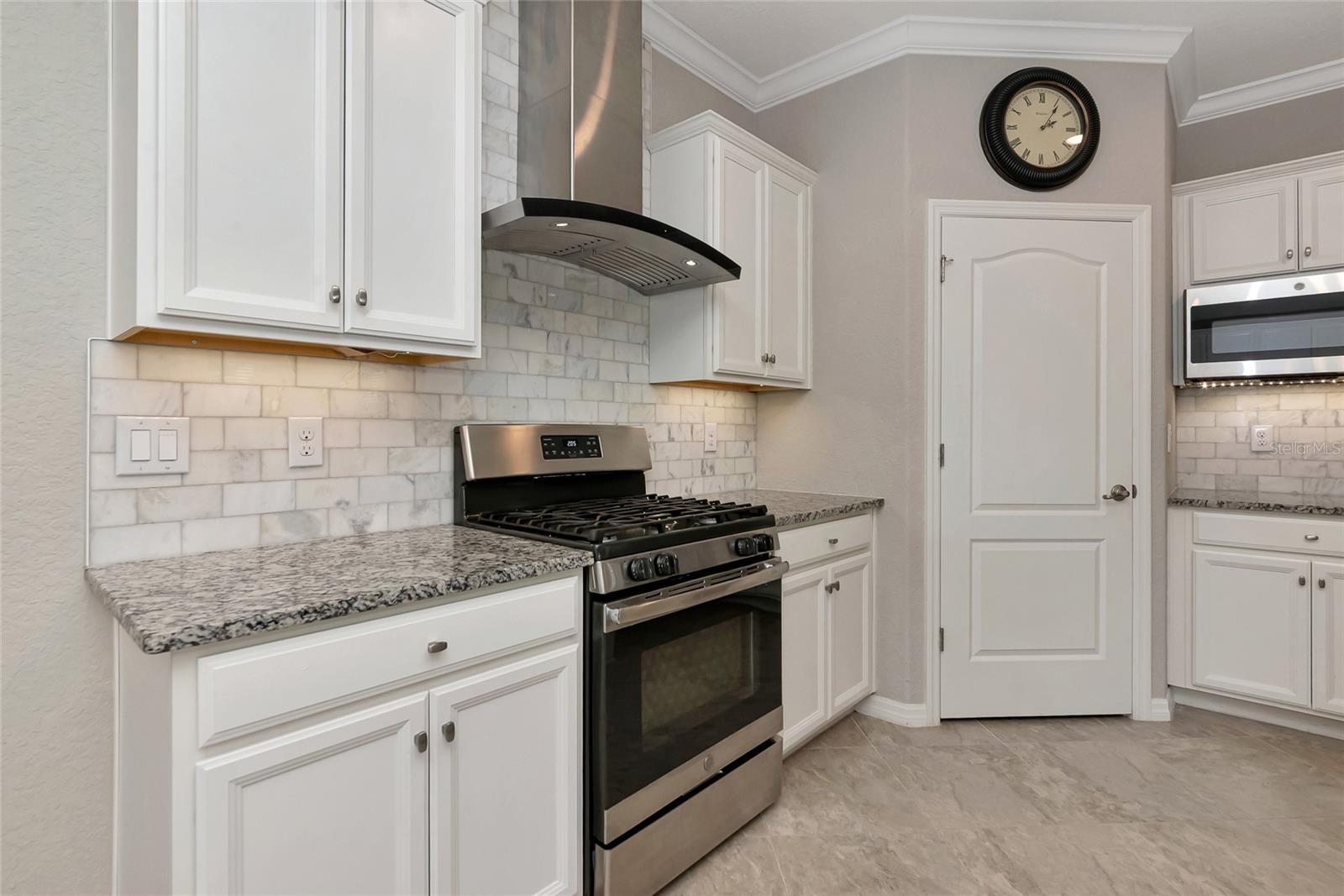 10202 MARBELLA DR — photo 14