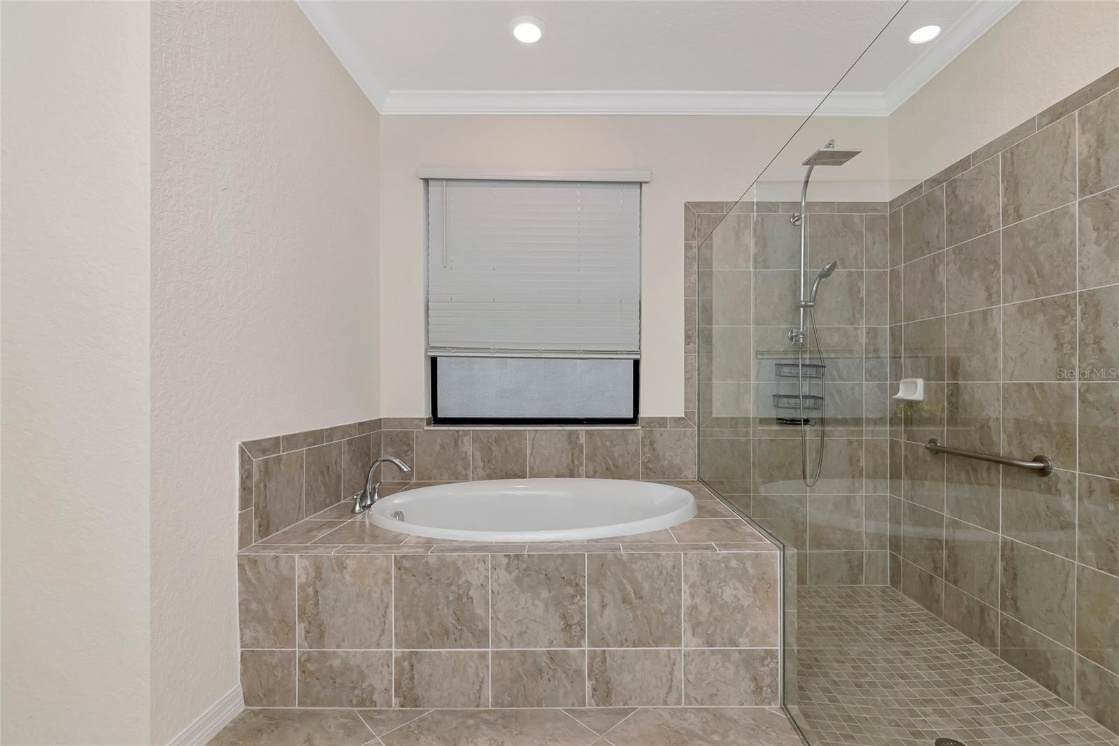 10202 MARBELLA DR — photo 24