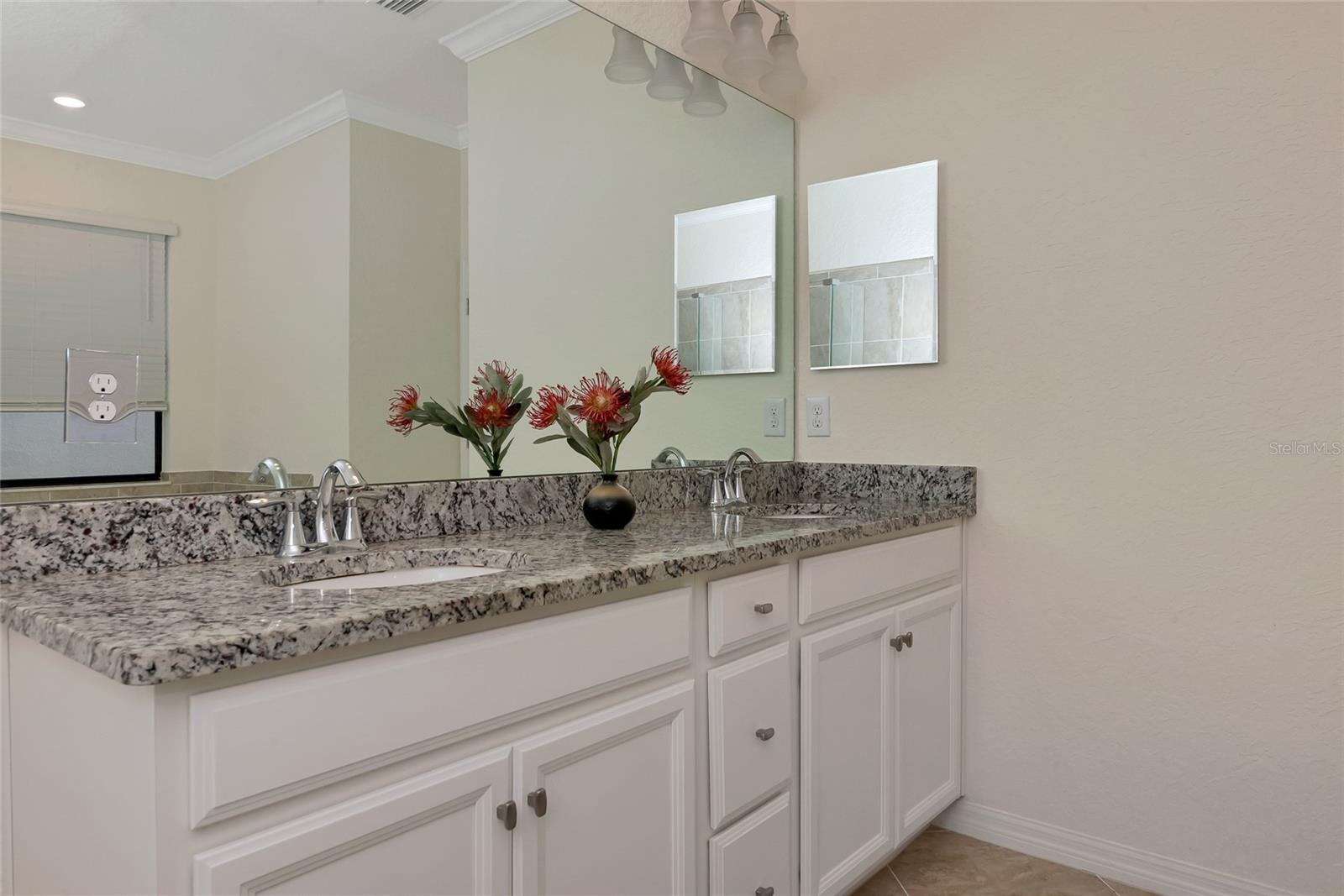 10202 MARBELLA DR — photo 37