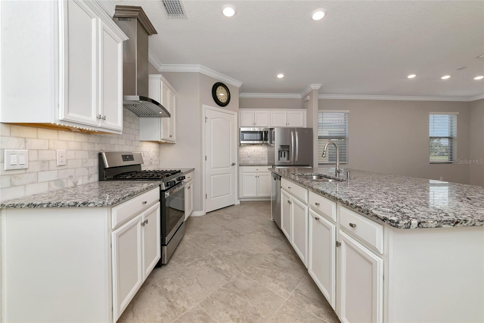 10202 MARBELLA DR — photo 15