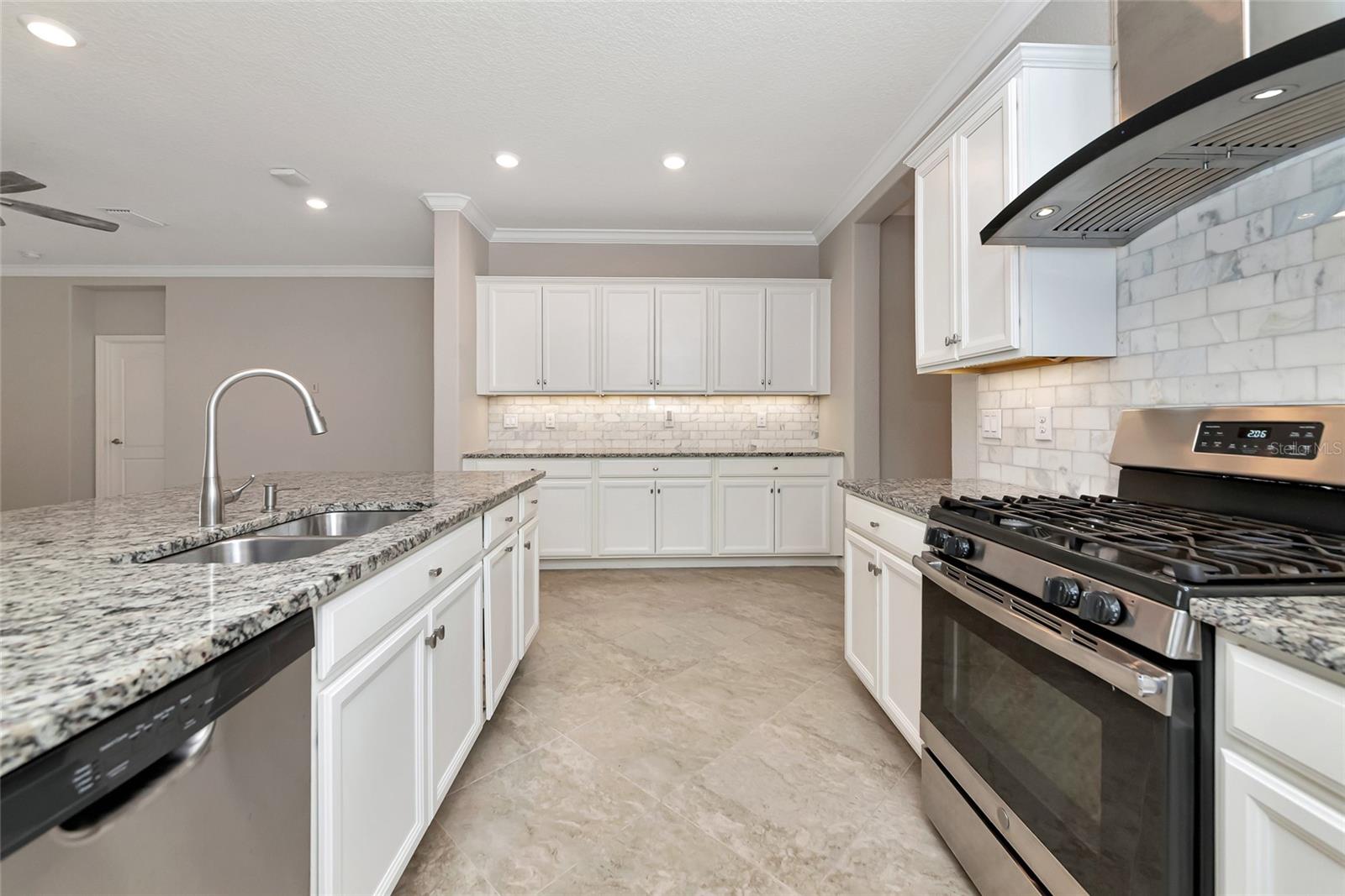 10202 MARBELLA DR — photo 13