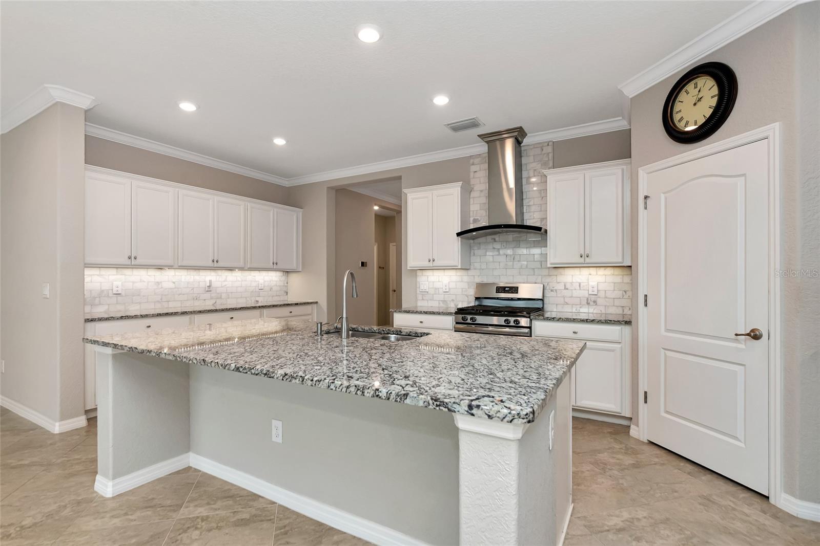 10202 MARBELLA DR — photo 16
