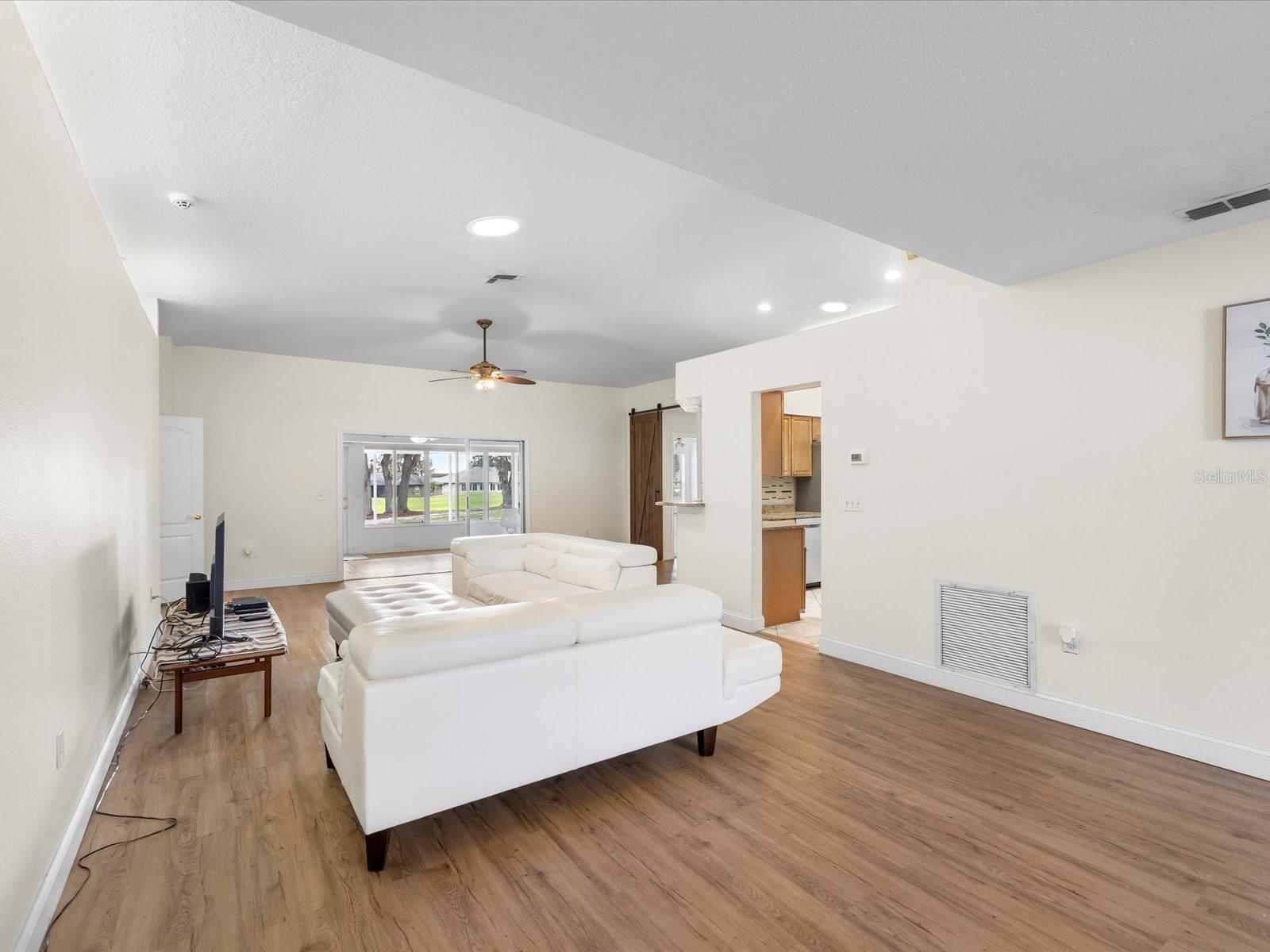 29146 PRINCEVILLE DR — photo 8