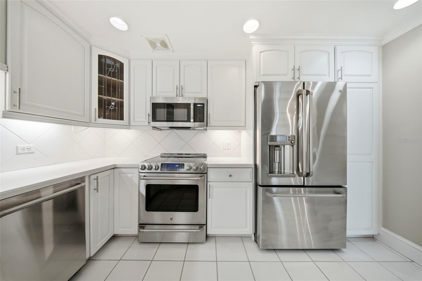 1 BEACH DR SE #1610 — photo 14