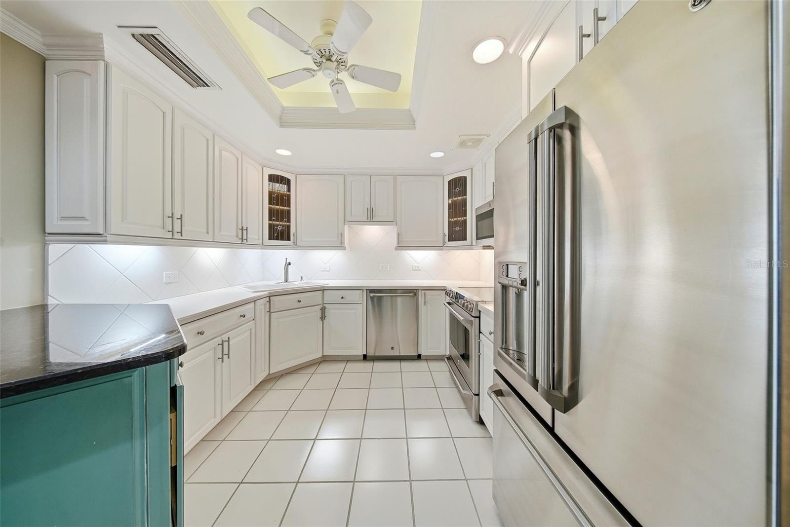 1 BEACH DR SE #1610 — photo 11