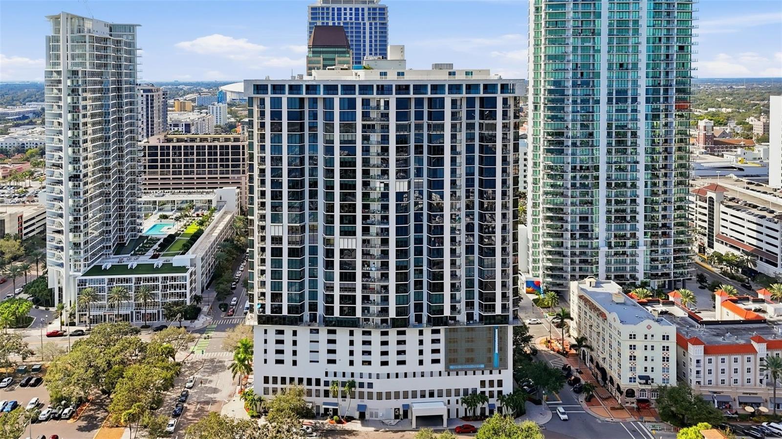 1 BEACH DR SE #1610 — photo 4