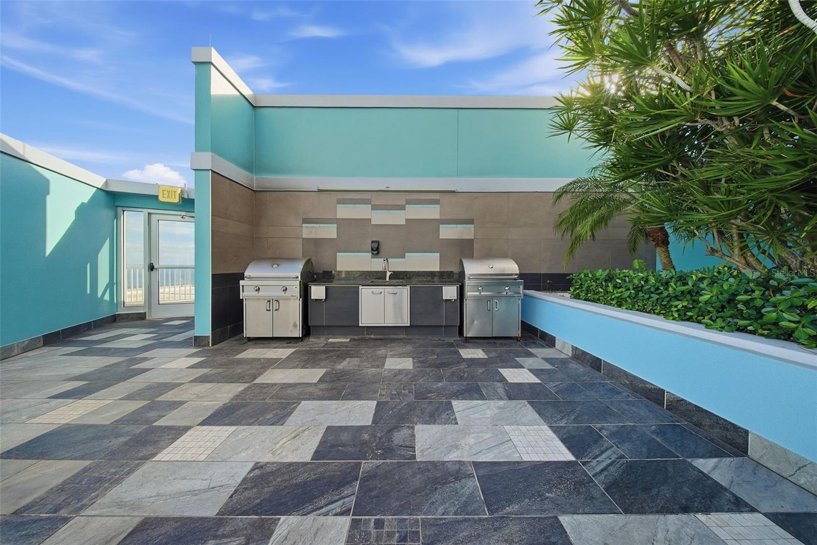 1 BEACH DR SE #1610 — photo 36