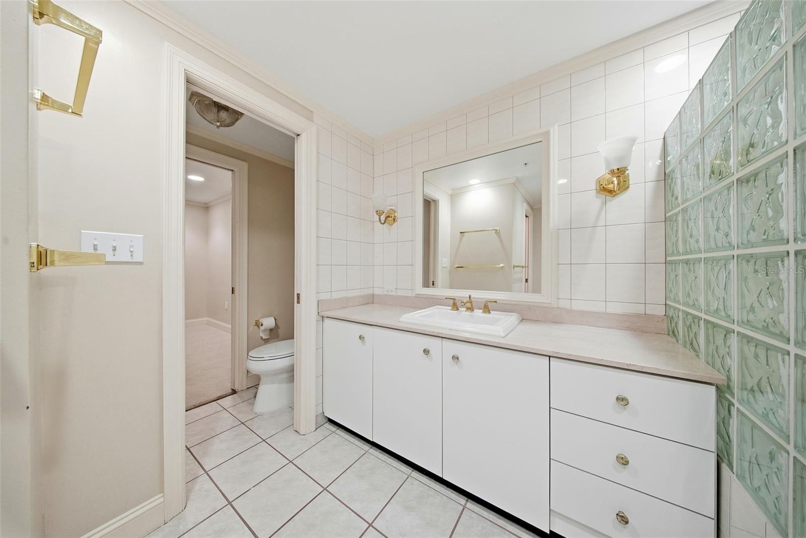 1 BEACH DR SE #1610 — photo 23
