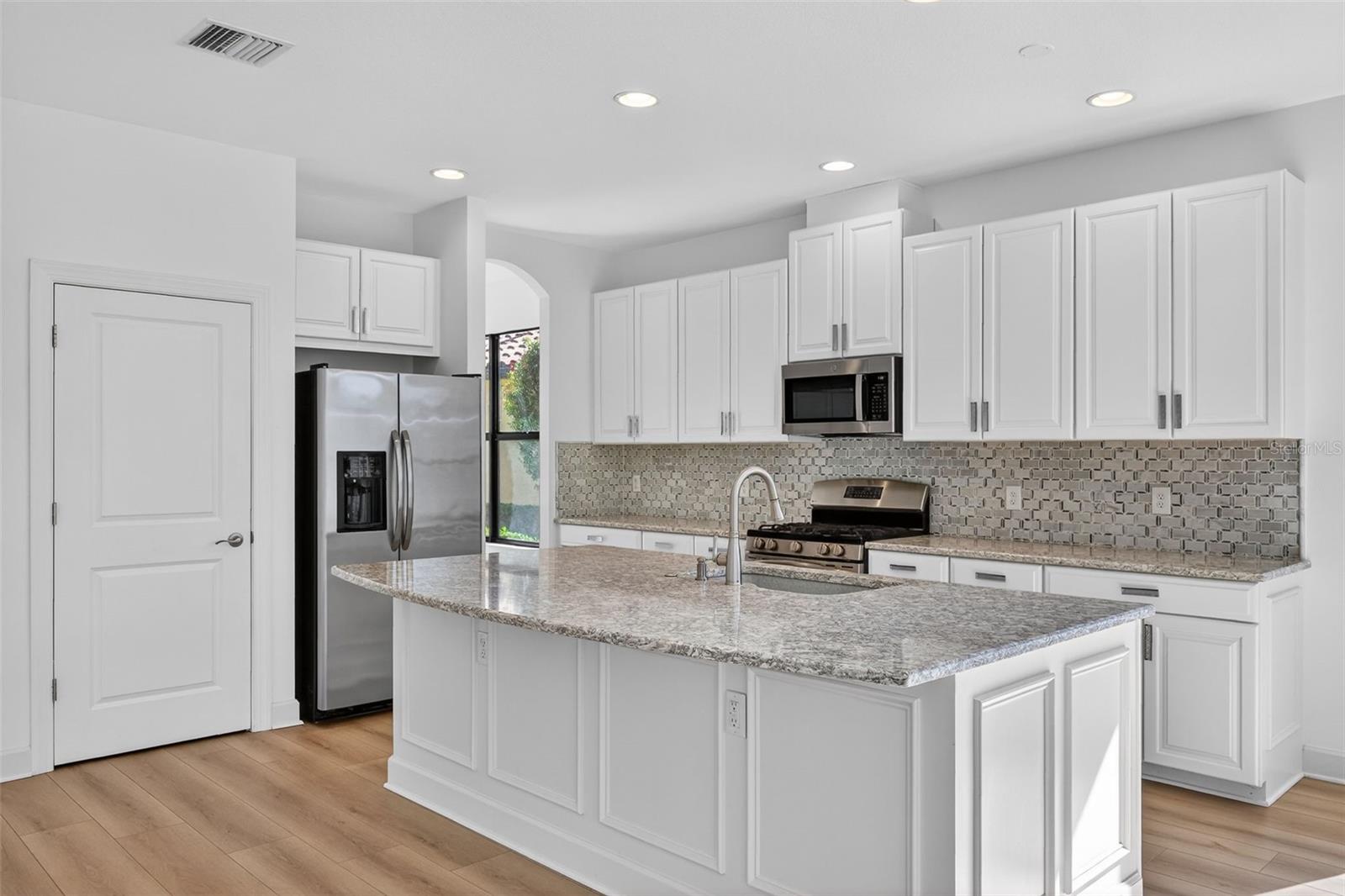 12826 DEL CORSO LOOP — photo 8