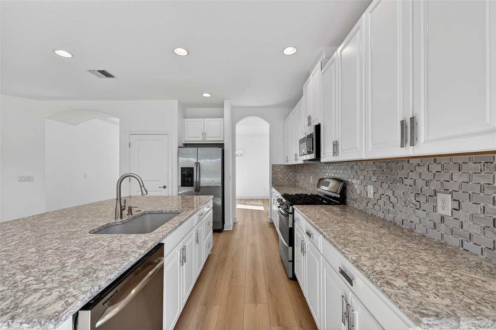 12826 DEL CORSO LOOP — photo 10