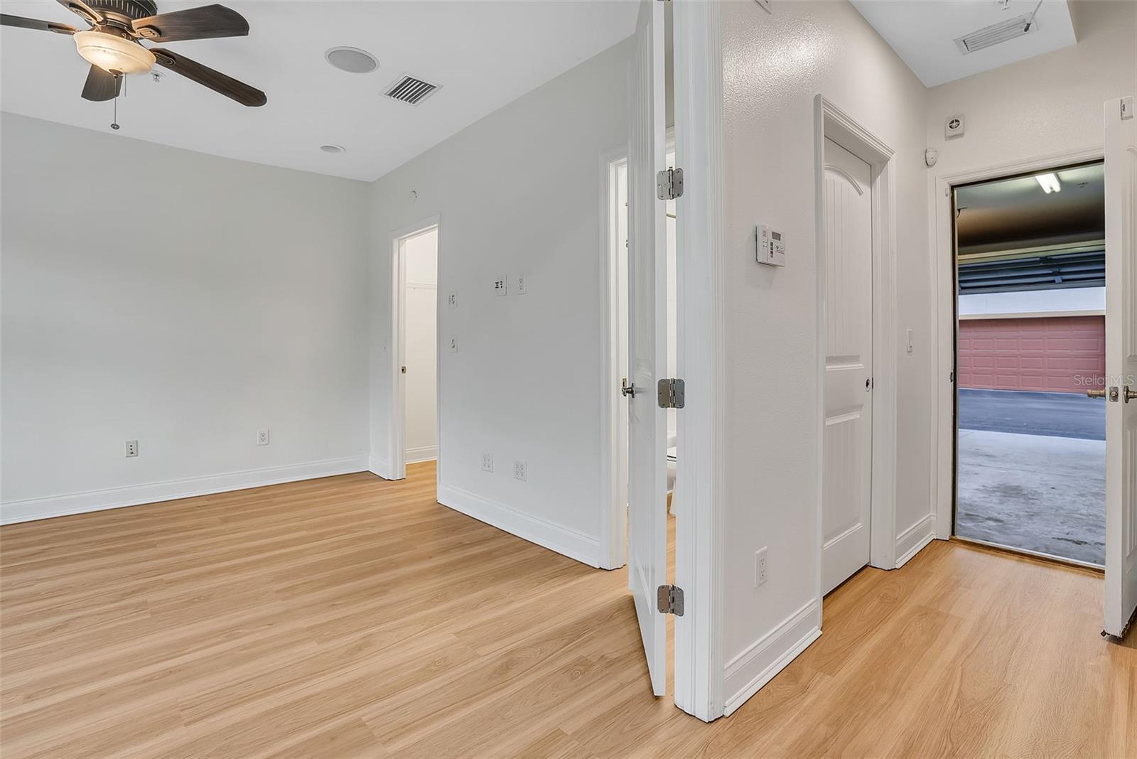 111 N ALBANY AVE #16 — photo 5