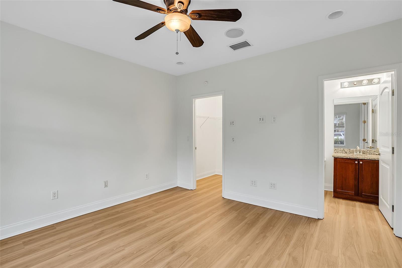 111 N ALBANY AVE #16 — photo 6