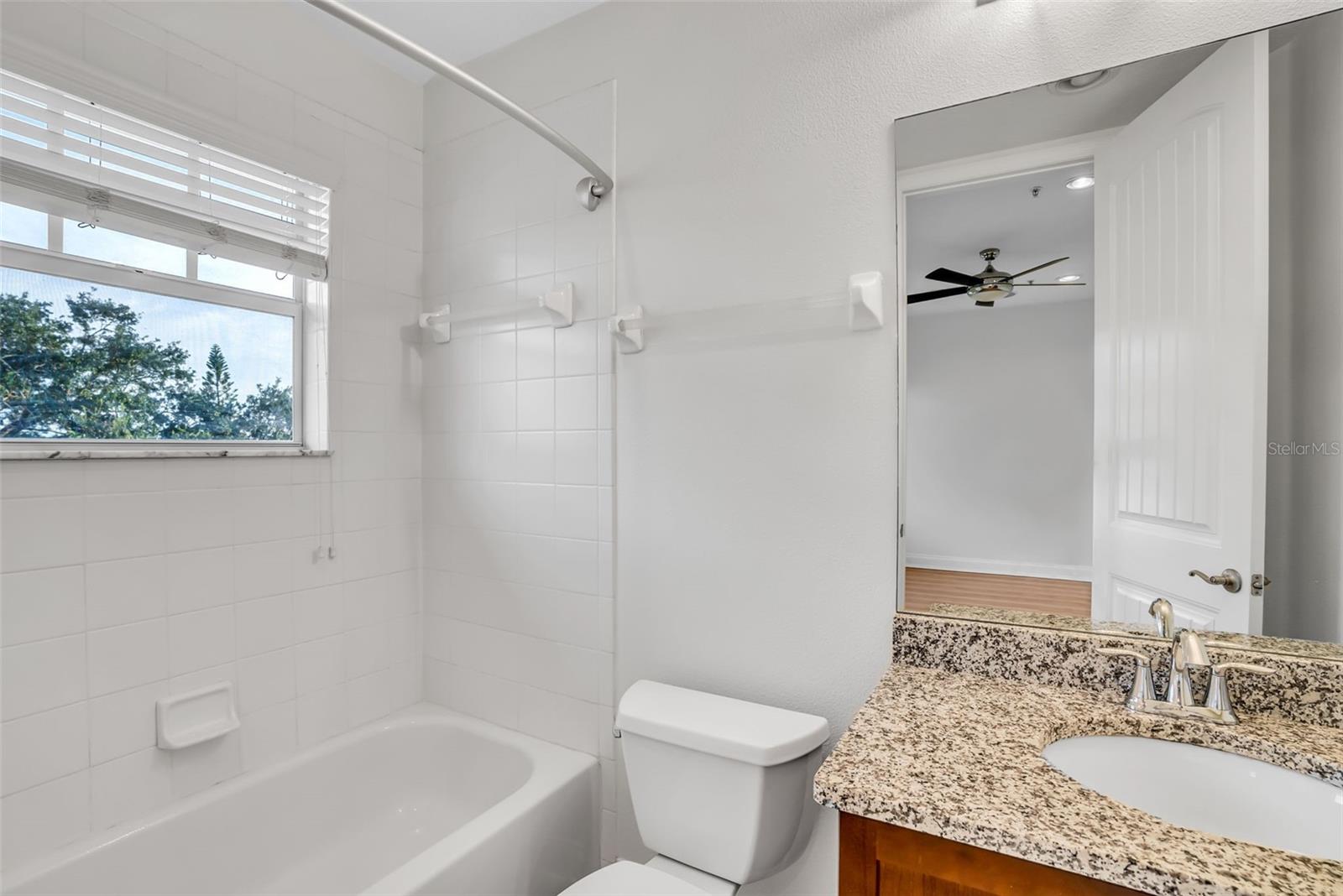 111 N ALBANY AVE #16 — photo 35