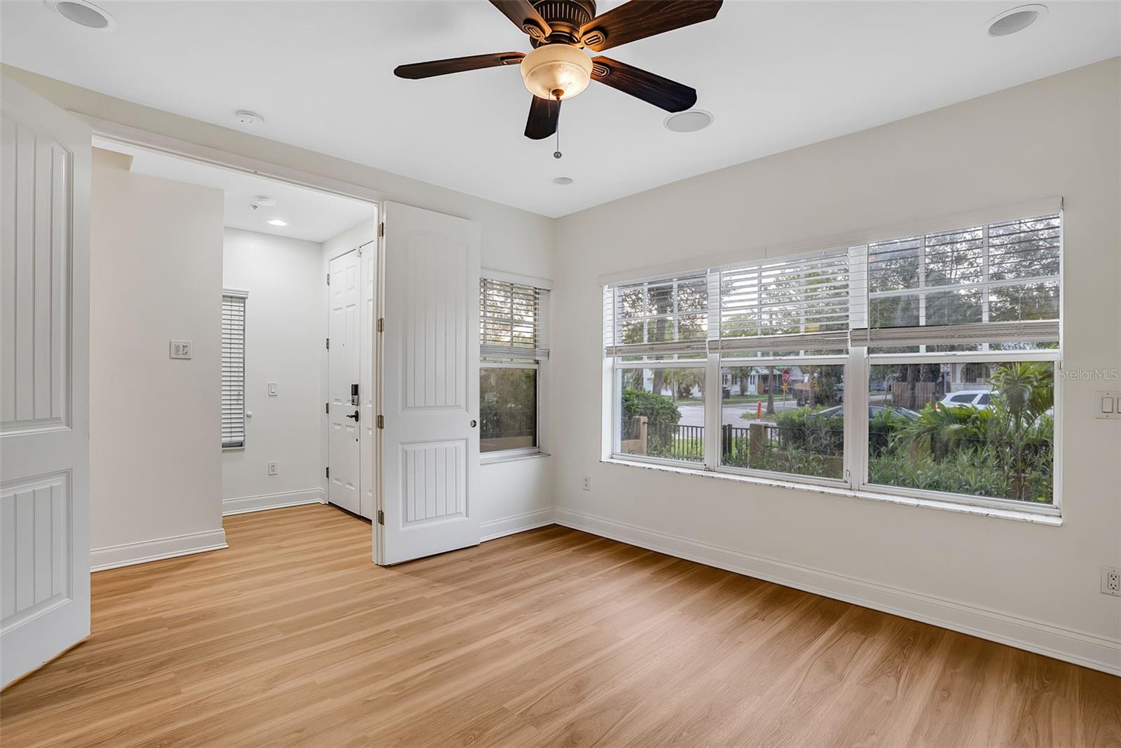 111 N ALBANY AVE #16 — photo 8