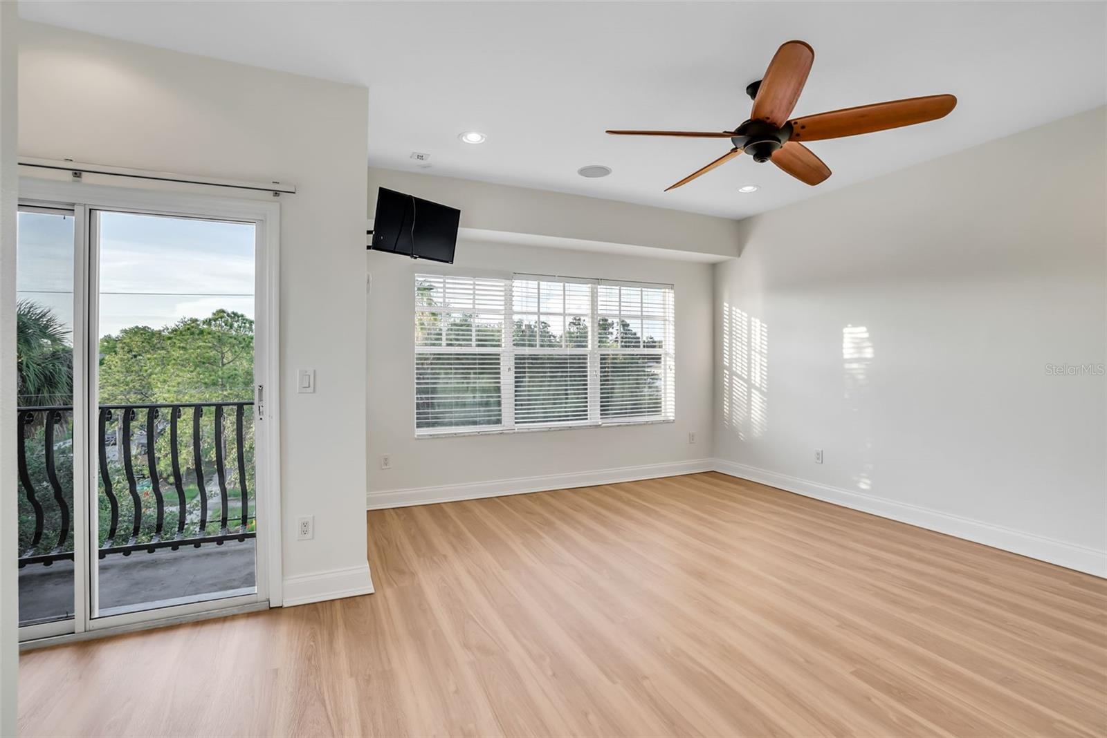 111 N ALBANY AVE #16 — photo 26