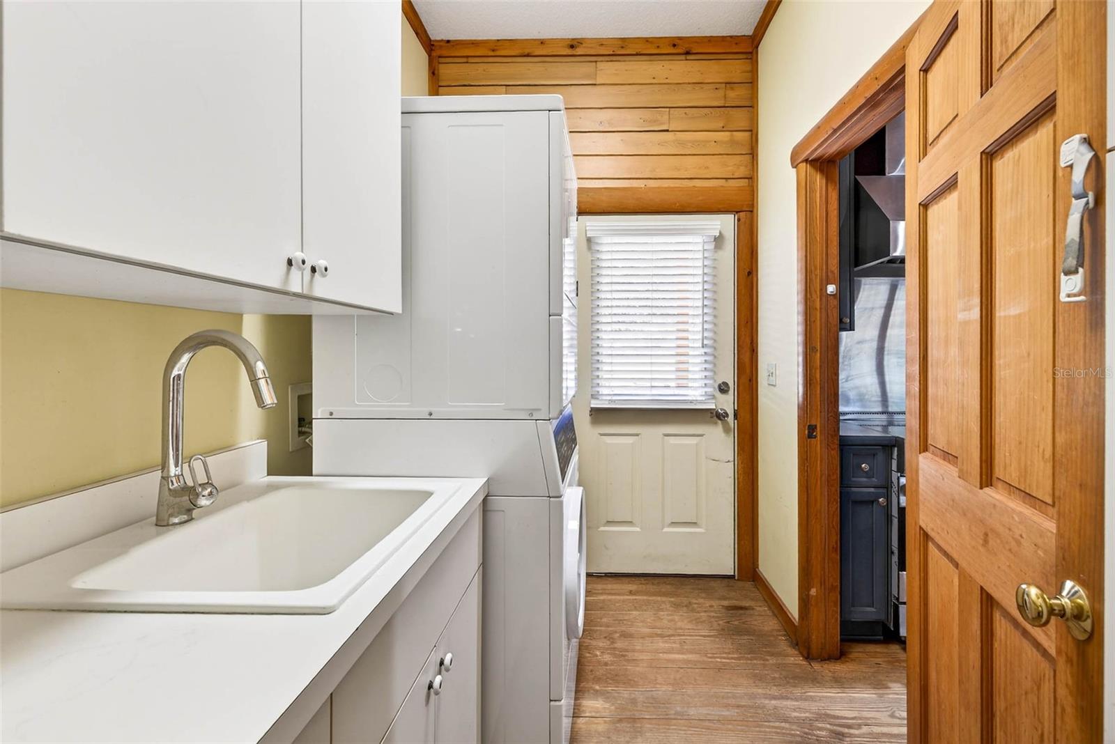 6750 SUTTON OAKS LN — photo 40