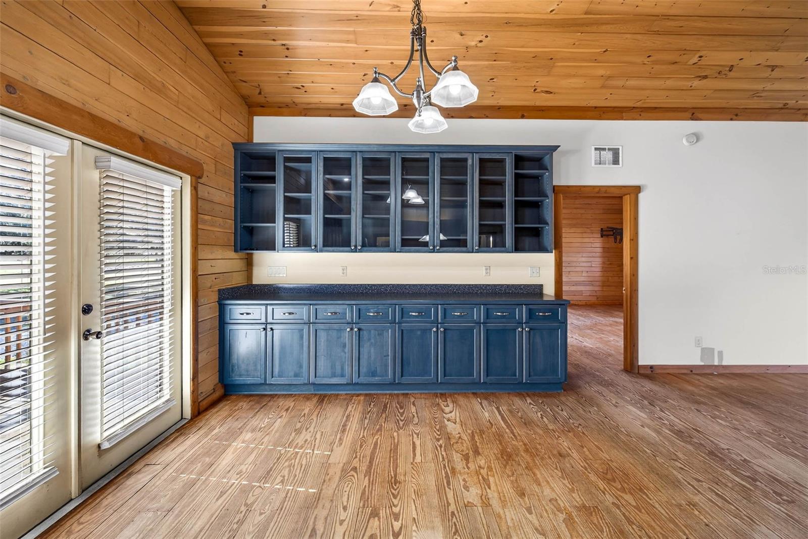 6750 SUTTON OAKS LN — photo 11