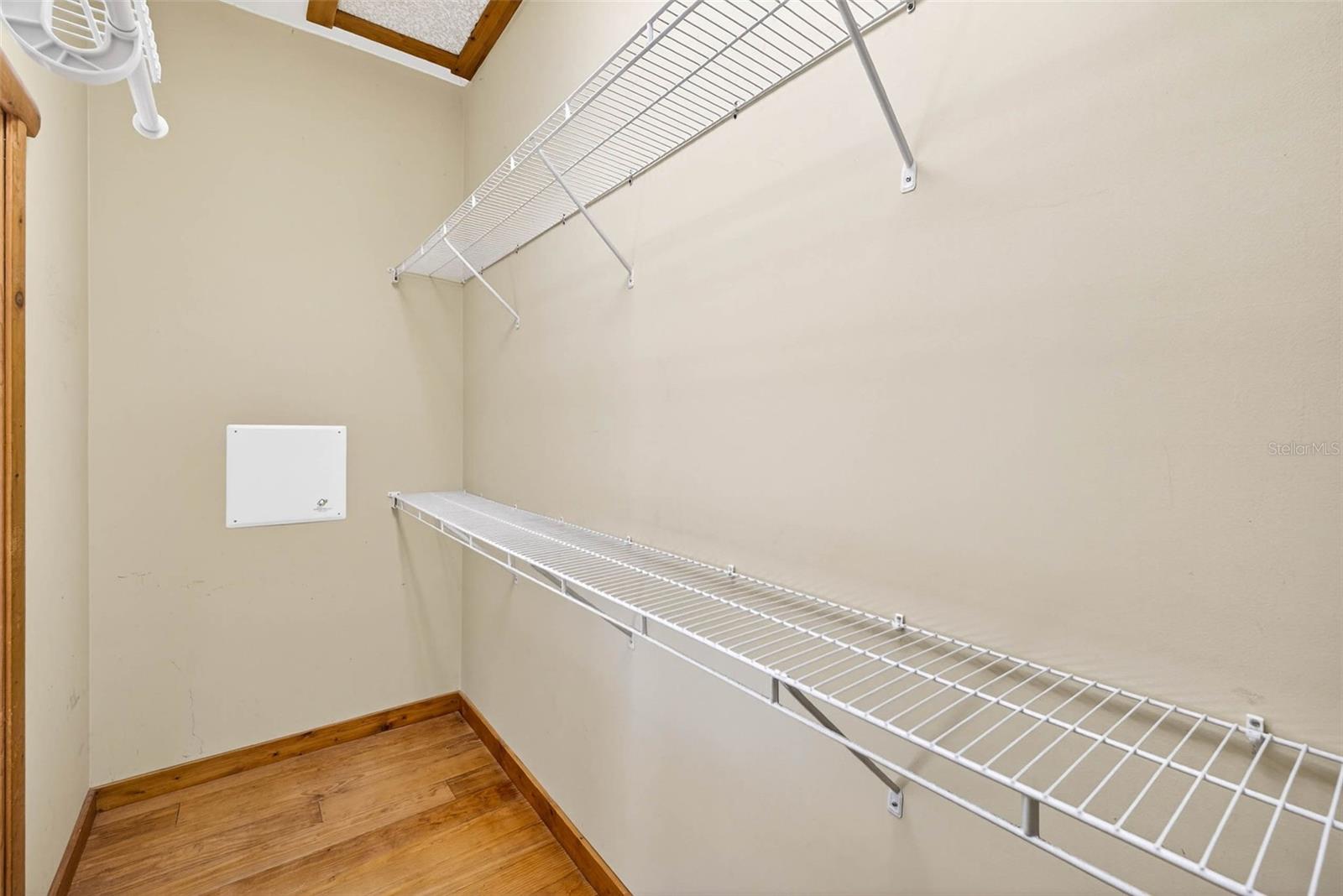 6750 SUTTON OAKS LN — photo 37