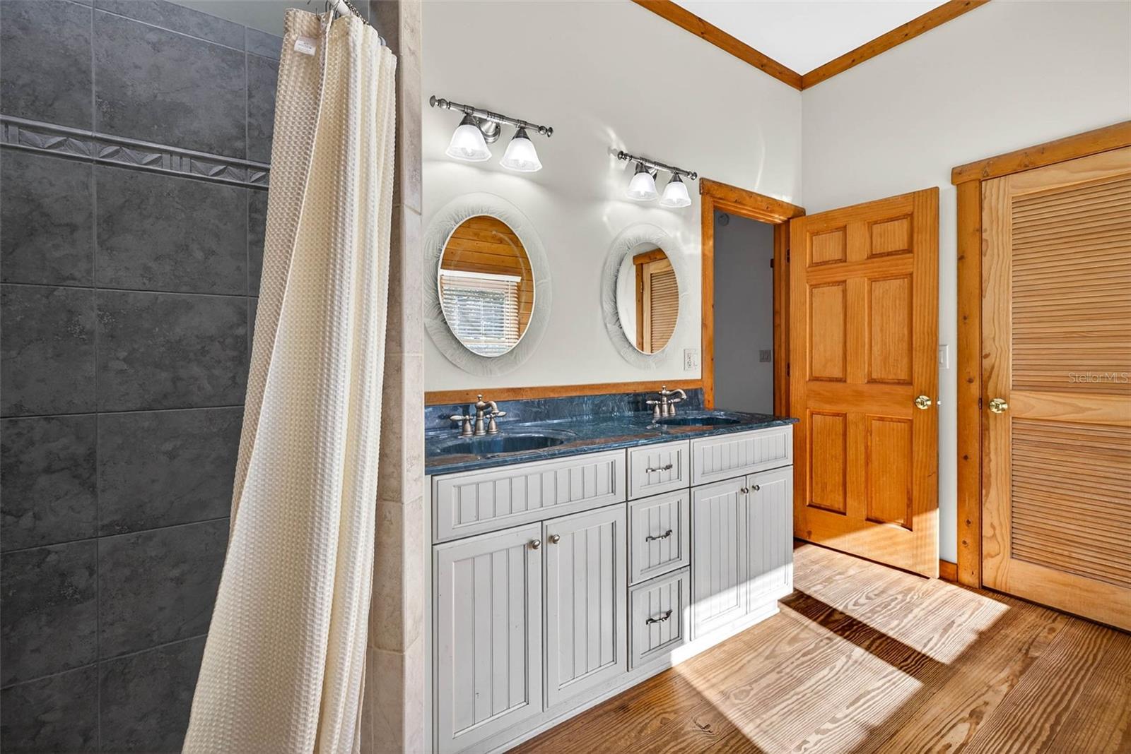6750 SUTTON OAKS LN — photo 35