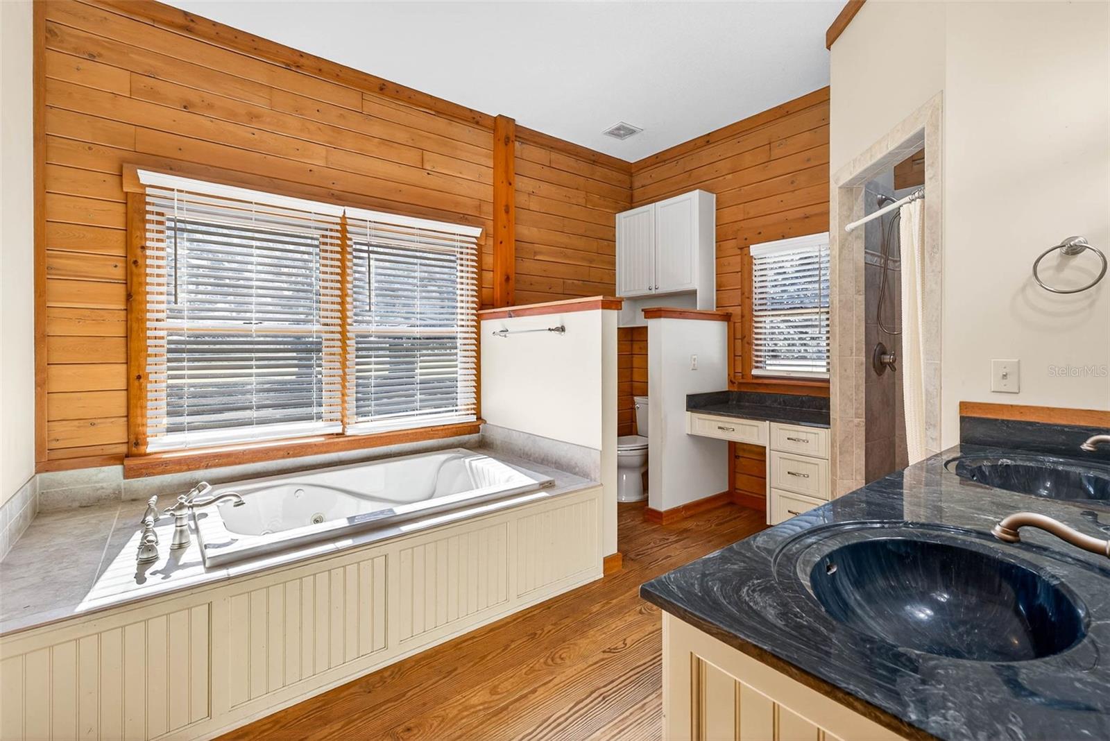 6750 SUTTON OAKS LN — photo 32