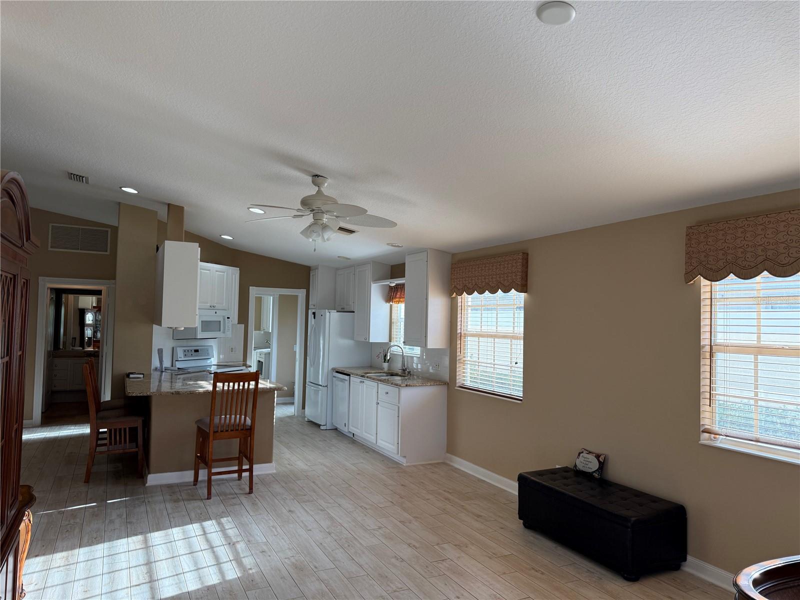 5546 MODENA PL — photo 69
