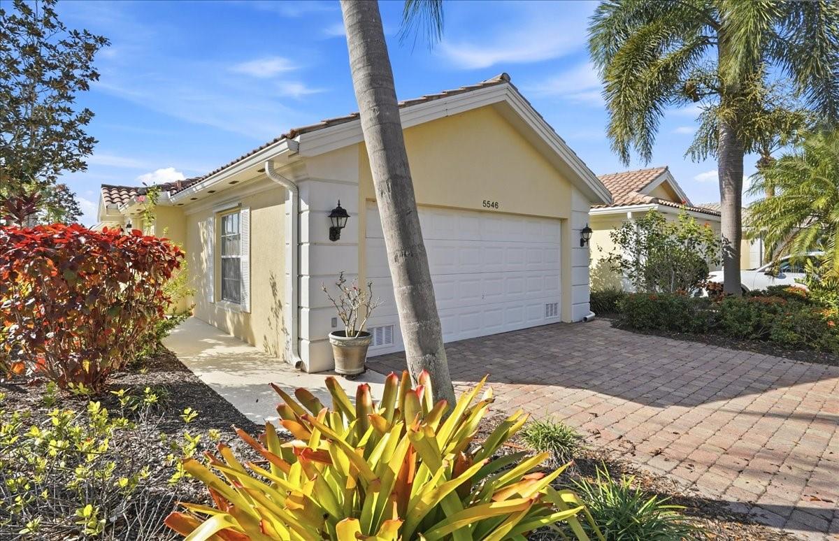 5546 MODENA PL — photo 44