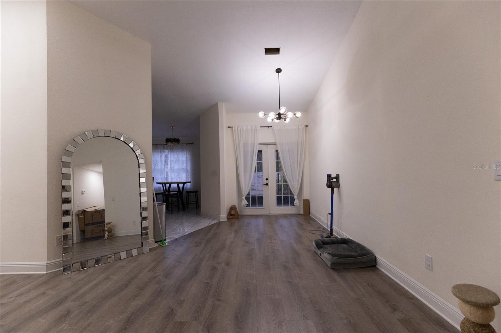 4610 N COUNTRY HILLS CT — photo 2