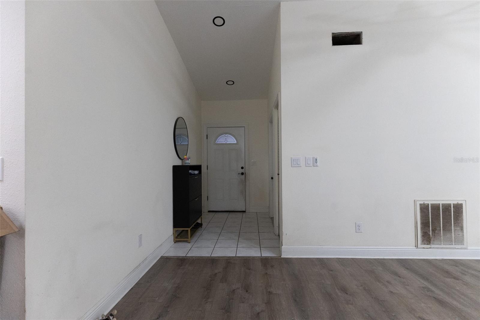 4610 N COUNTRY HILLS CT — photo 4