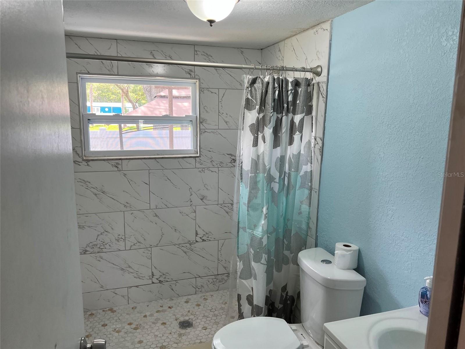 208-210-212 ELIZABETH AVE #A,B — photo 14