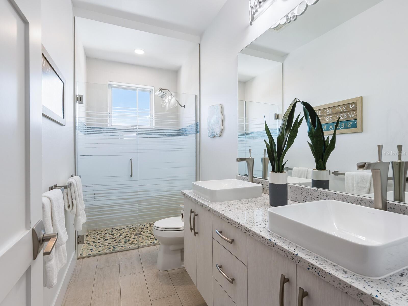 1140 SEASIDE DR #301 & Penthouse — photo 38