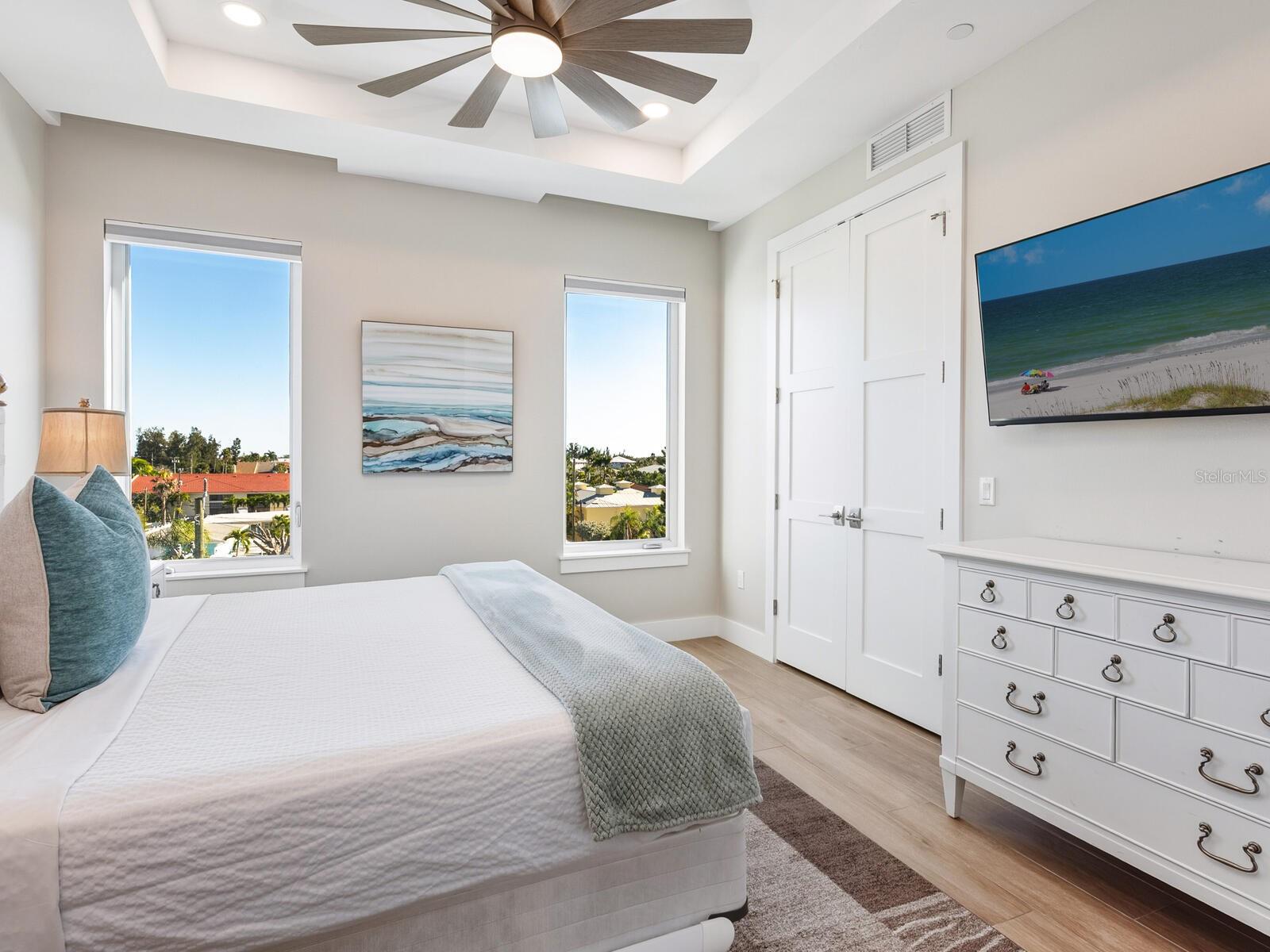 1140 SEASIDE DR #301 & Penthouse — photo 37