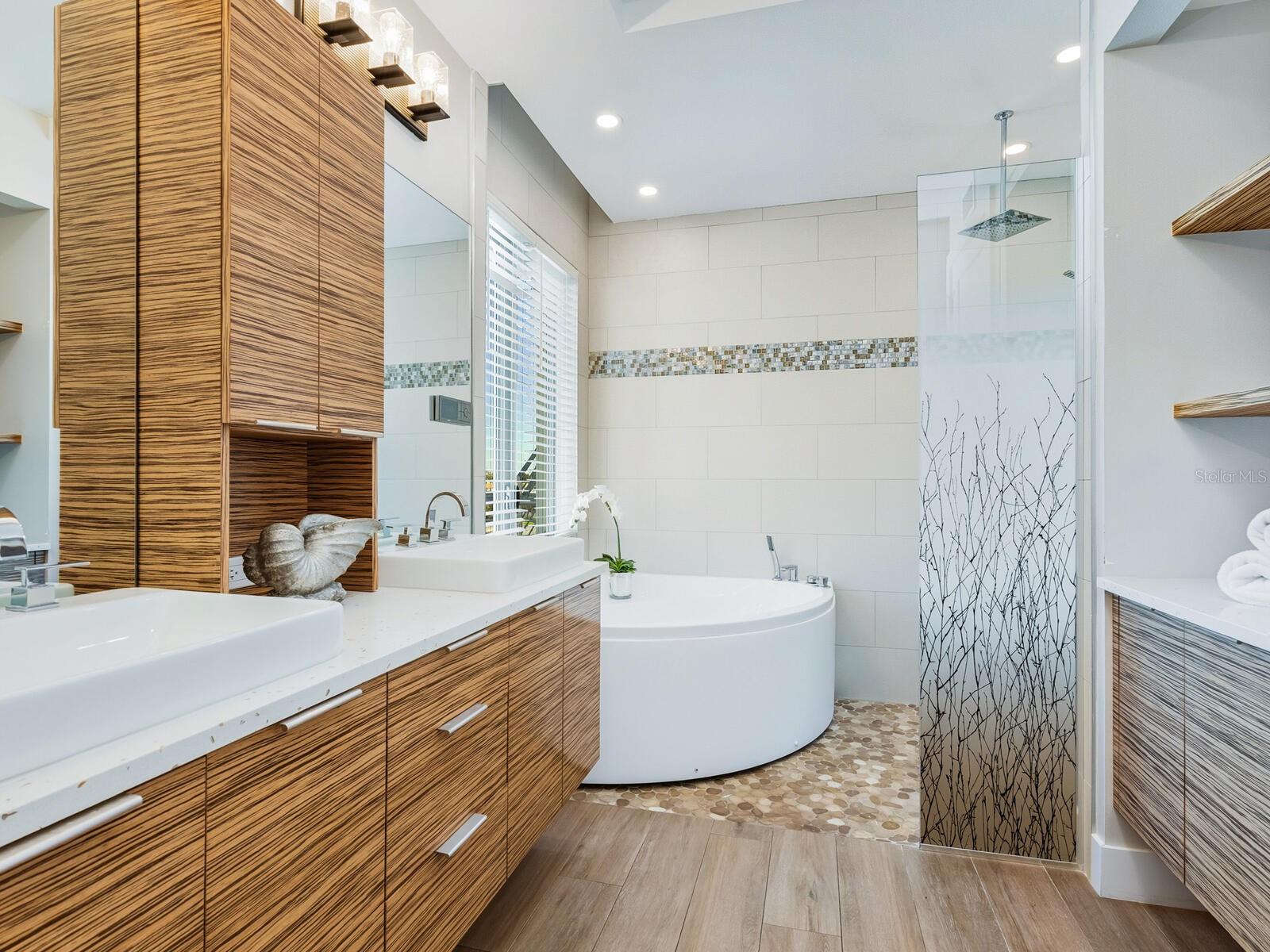 1140 SEASIDE DR #301 & Penthouse — photo 32