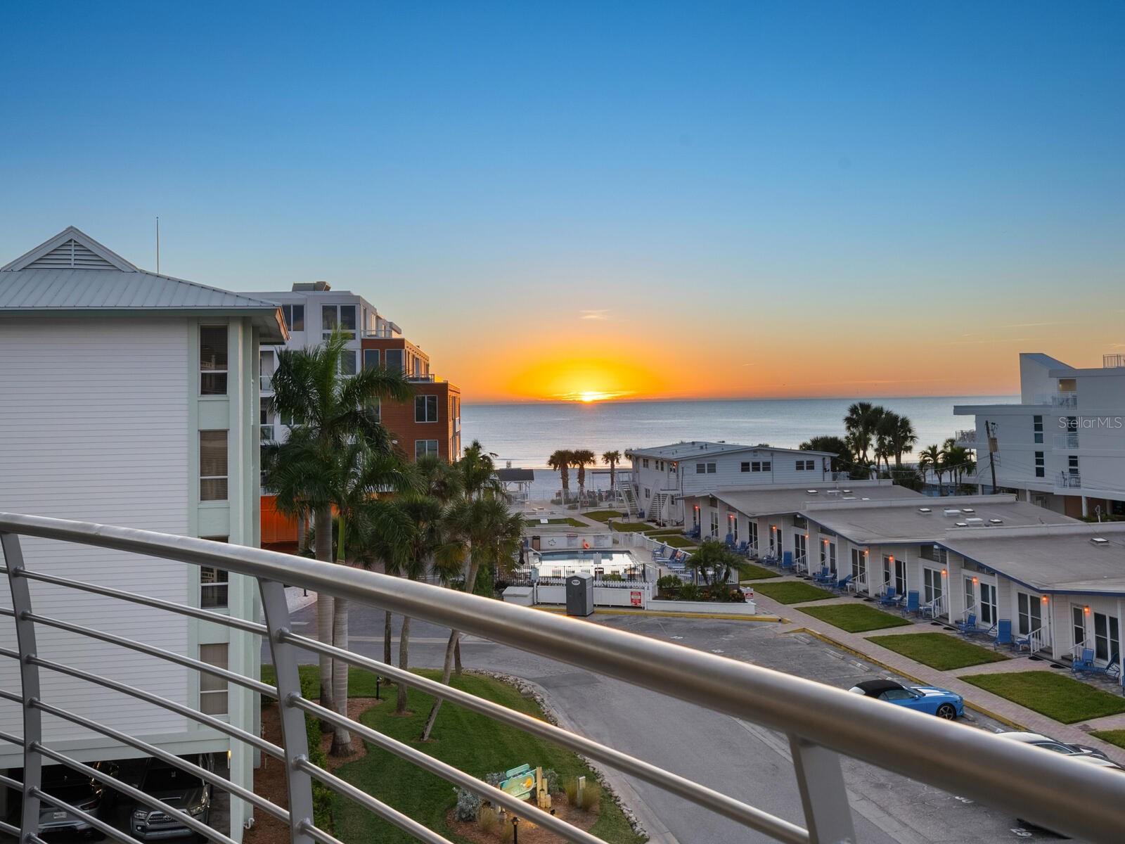 1140 SEASIDE DR #301 & Penthouse — photo 8
