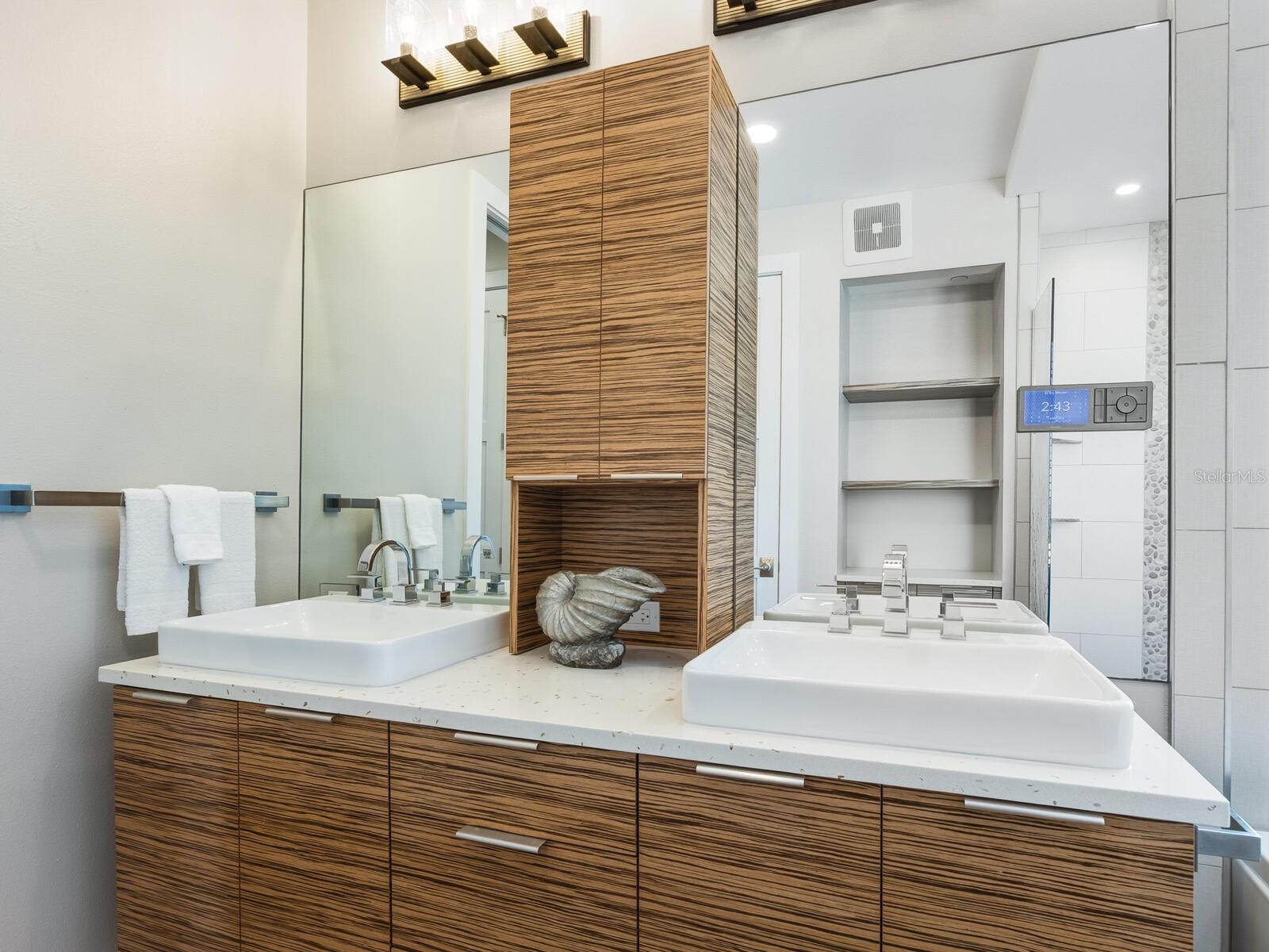 1140 SEASIDE DR #301 & Penthouse — photo 34