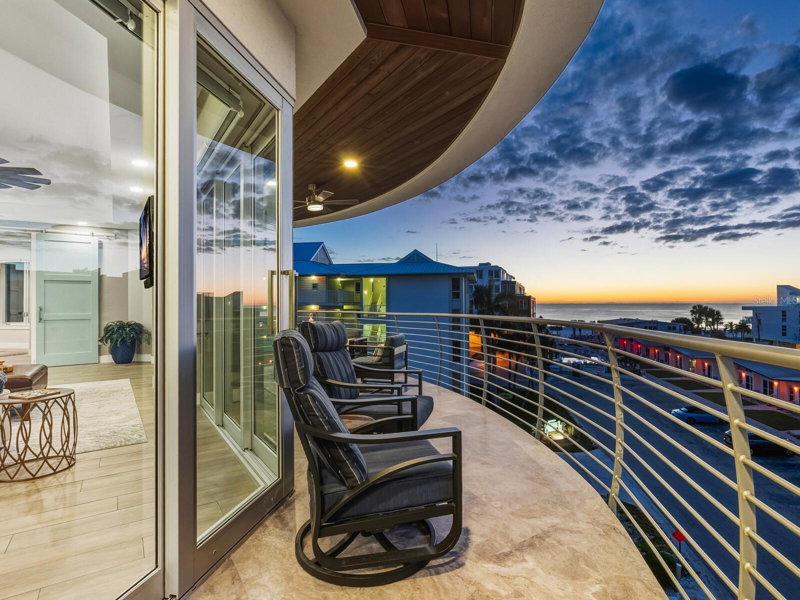 1140 SEASIDE DR #301 & Penthouse — photo 9