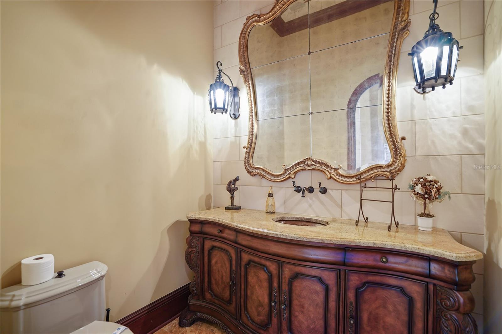 1363 OCEANVIEW DR — photo 18